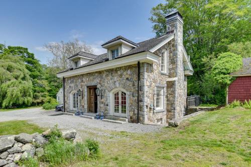 French Château Near Beaches, Mystic and Casinos! (French Chateau Near Beaches, Mystic and Casinos!) in North Stonington