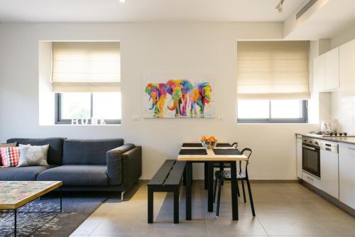 Sunny Luxury Apartments - image 4