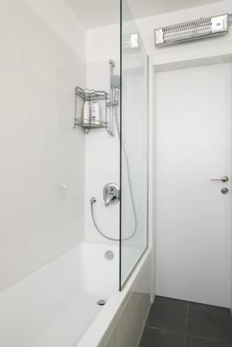 Luxury Two-Bedroom Apartment image 10
