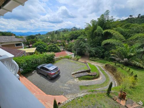 Surrounding environment, Casa Grande Pereira cerca terminal in Mundo Nuevo