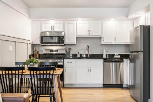 Poolside Near the Landing For 2 in Branson City Center