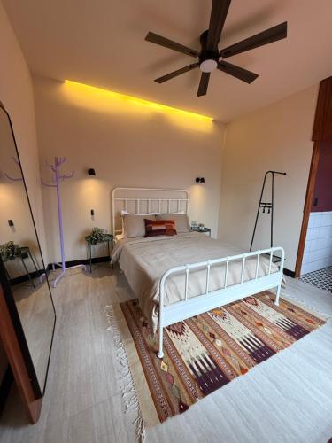 Double Room image 6