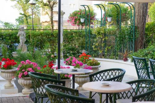 Palace Hotel Domus Mea Riccione - 정원