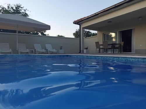 Villa Aldi2 - Location, gîte - Leke