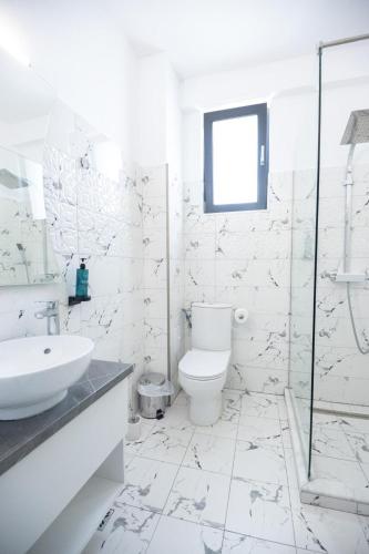 Double or Twin Room with Balcony image 10