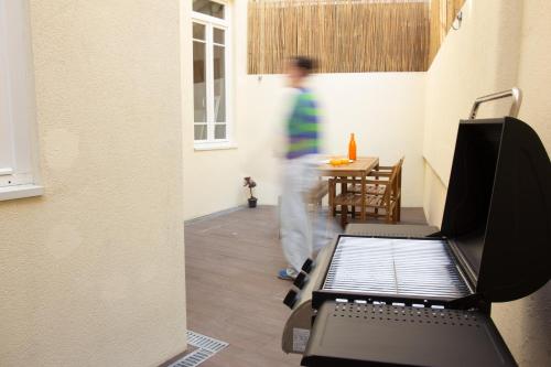 Peaceful & Spacious 2BR w Private Patio & BBQ, Oporto (foto 4)
