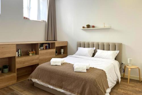 Peaceful & Spacious 2BR w Private Patio & BBQ, Oporto (foto 7)