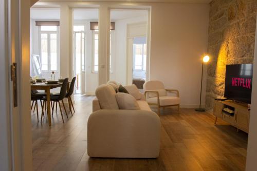 Peaceful & Spacious 2BR w Private Patio & BBQ, Oporto (foto 6)
