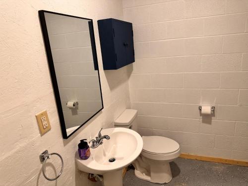 Tennessee Motel - image 2