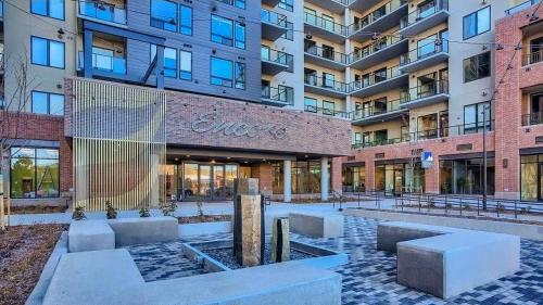 Modern Luxury in the Heart of Downtown Castle Rock in แคสเซิล ร็อก (โคโรลาโด)