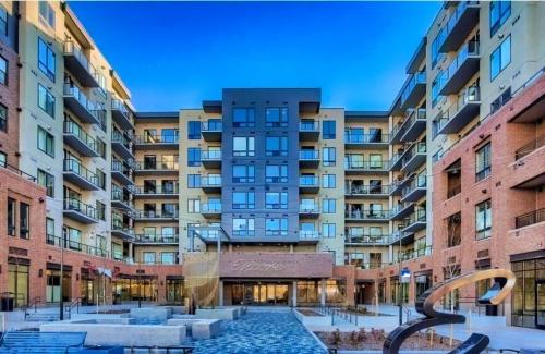 Modern Luxury in the Heart of Downtown Castle Rock in แคสเซิล ร็อก (โคโรลาโด)