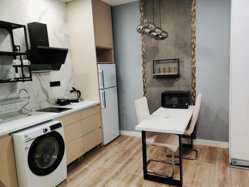 Cosy Apartment on Mpoleti in Лутракі