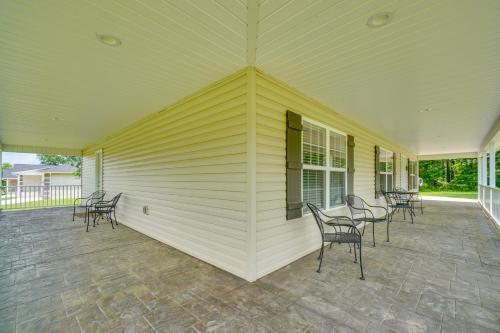 Wraparound Porch Home Near Dtwn Crossville! in Crossville