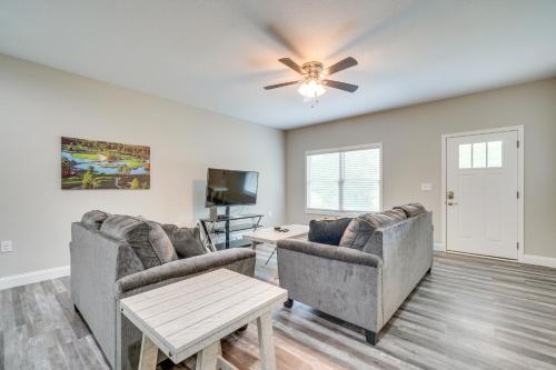 1 Mi to Dtwn Crossville Spacious Home with Patio! in Crossville
