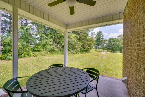 1 Mi to Dtwn Crossville Spacious Home with Patio! in Crossville