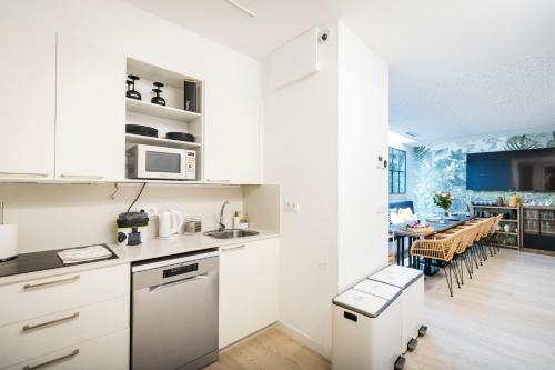 ห้องครัว, Hostel Charino in ปอนเตเบดรา