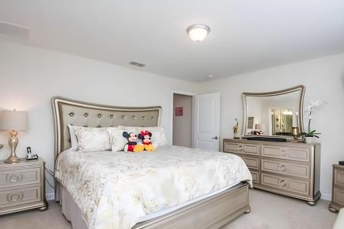 4BR Lake View Waterpark at Storey Lake 3155PP in Kissimmee, USA