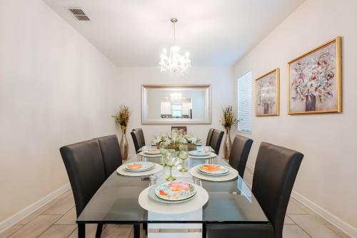 7BR Themed wpool lake view-Waterpark 2941FS in Kissimmee, USA
