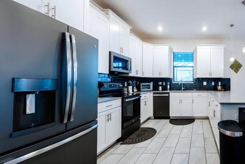 7BR Themed wpool lake view-Waterpark 2941FS in Kissimmee, USA