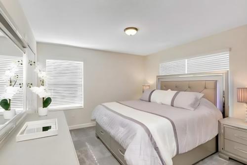 FREE Waterpark 5BR wPool - Storey Lake 4984WA in Kissimmee, USA