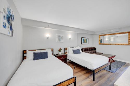 Stay Together Suites - Condominium Sleeps 9 With Strip View - NO RESORT FEES, Las Vegas (photo 5)