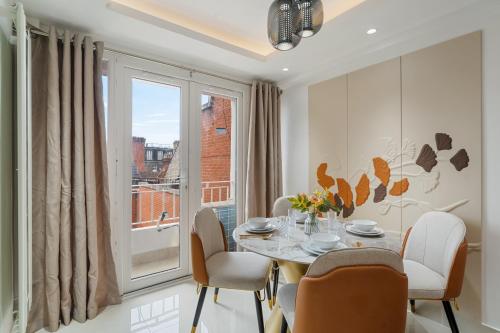 Luxurious 2-Bedroom Apartment in the Heart of Mayfair H1 - image 10