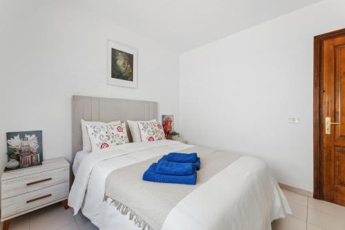 Habitación cerca del aeropuerto y playa en una casa familiar 2