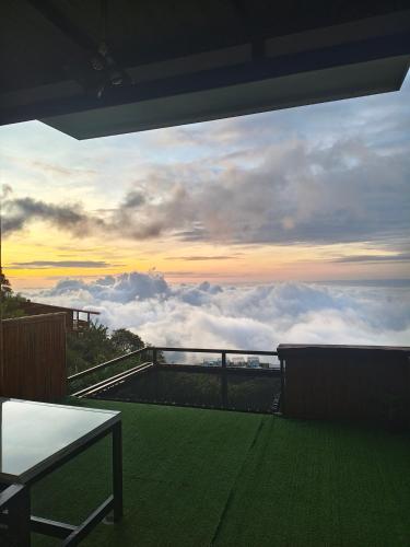 ชาร์จแบต ภูทับเบิก near Phu Hin Rong Kla National Park