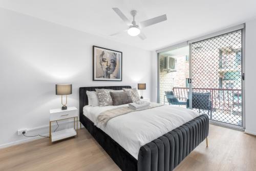 Sunny 1BR Apt Near Hospital, QUT & CBD with Parking! in Windsor