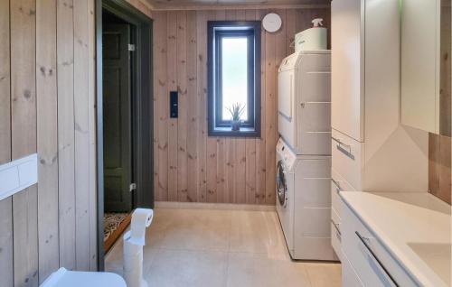 Vannas istaba, 4 Bedroom Lovely Home In Dølemo in Ovre Ramse