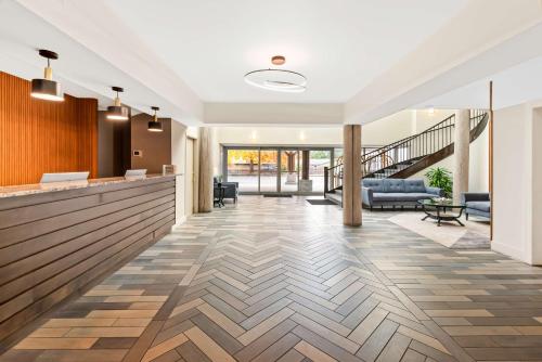 Fuajee, Hotel Feng, BW Signature Collection in Parksville