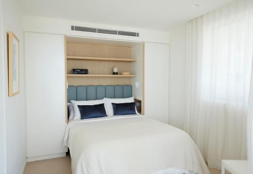 Apartment with Balcony image 7