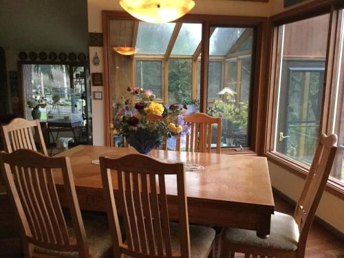 A Cascade View Bed And Breakfast – Bellevue, WA