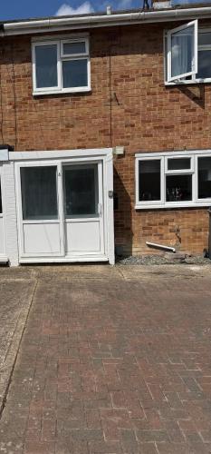 3 bedrooms house in สตีเวนเนจ