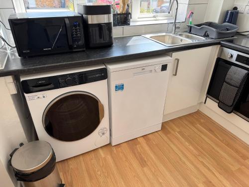 3 bedrooms house in สตีเวนเนจ