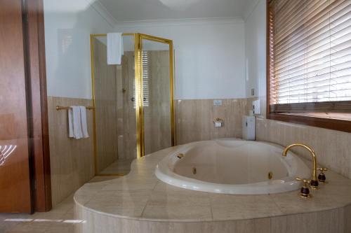 Létesítmények, Bimbadgen Estate Vineyard in Rothbury