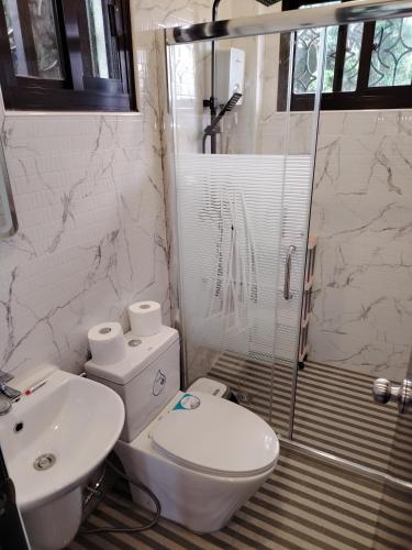 Shower, Green Valley Retreat in Gerona