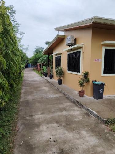 Exterior view, Green Valley Retreat in Gerona