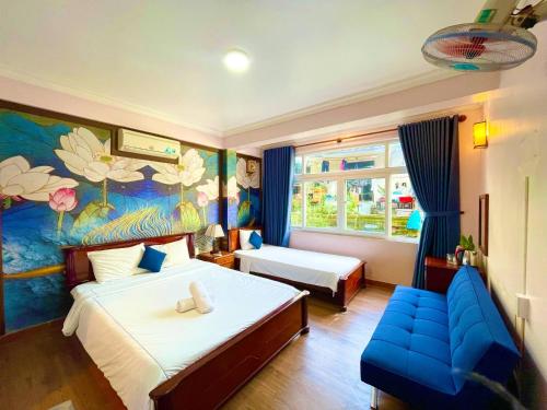 Triple Room with Bath image 3
