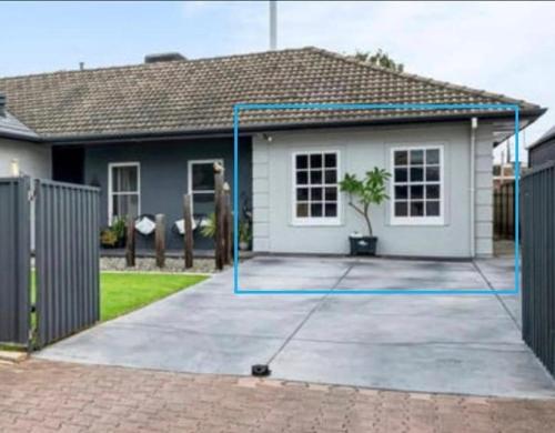 A szálláshely kívülről, Hove Smart Stay, Attached 2 bed apartment, South Australia in Brighton