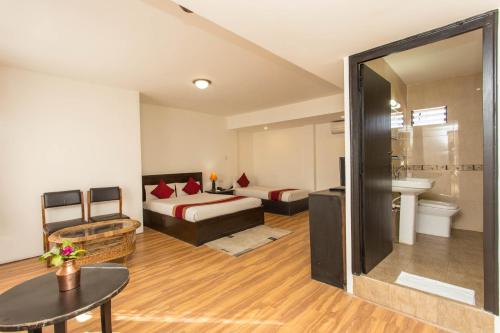 room detail thumbnail 1