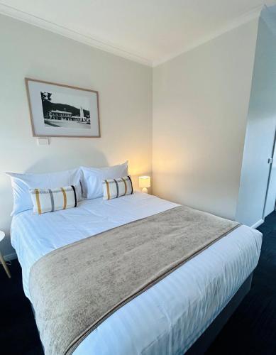 Alpine Hotel Bright Room Type - Queen Room