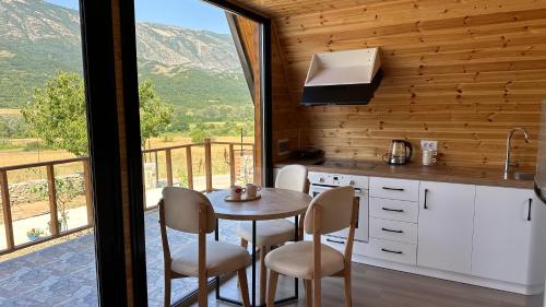 Nora's Chalet in Corovode