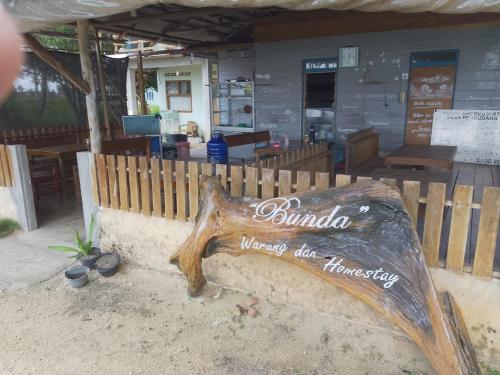 Bunda Homestay and Garden Warung in Teluk Bakau