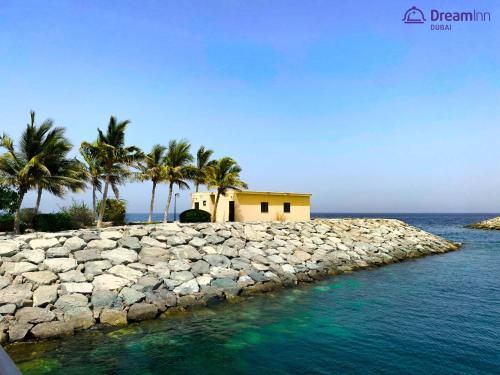 Dream Inn Apartments - Luxury 2 BR Mina Al Fajer - Harbor View - Al Fujairah in Dibba