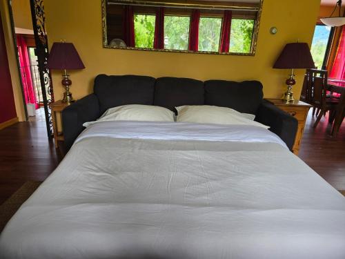 4 bedrooms, 6 beds