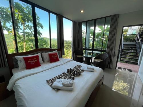 The Kiriwong Valley Villas & Restaurant near Karom Waterfall