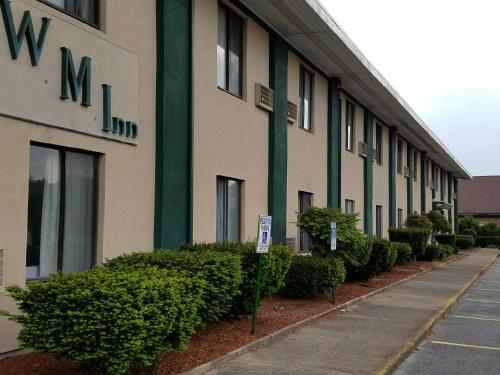 Woonsocket Motor Inn - image 4