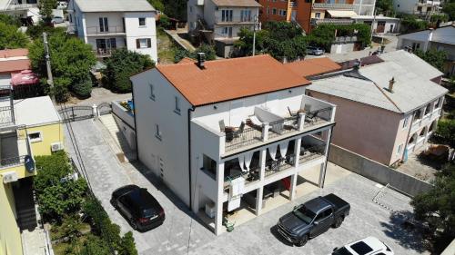 ARIJA 2, Senj