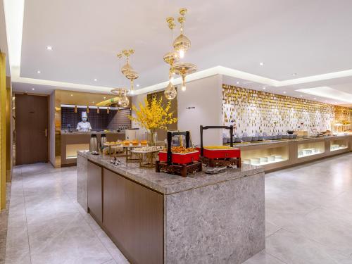 Restaurant, Crystal Orange Hotel Beijing South Railway Station in Xicheng District